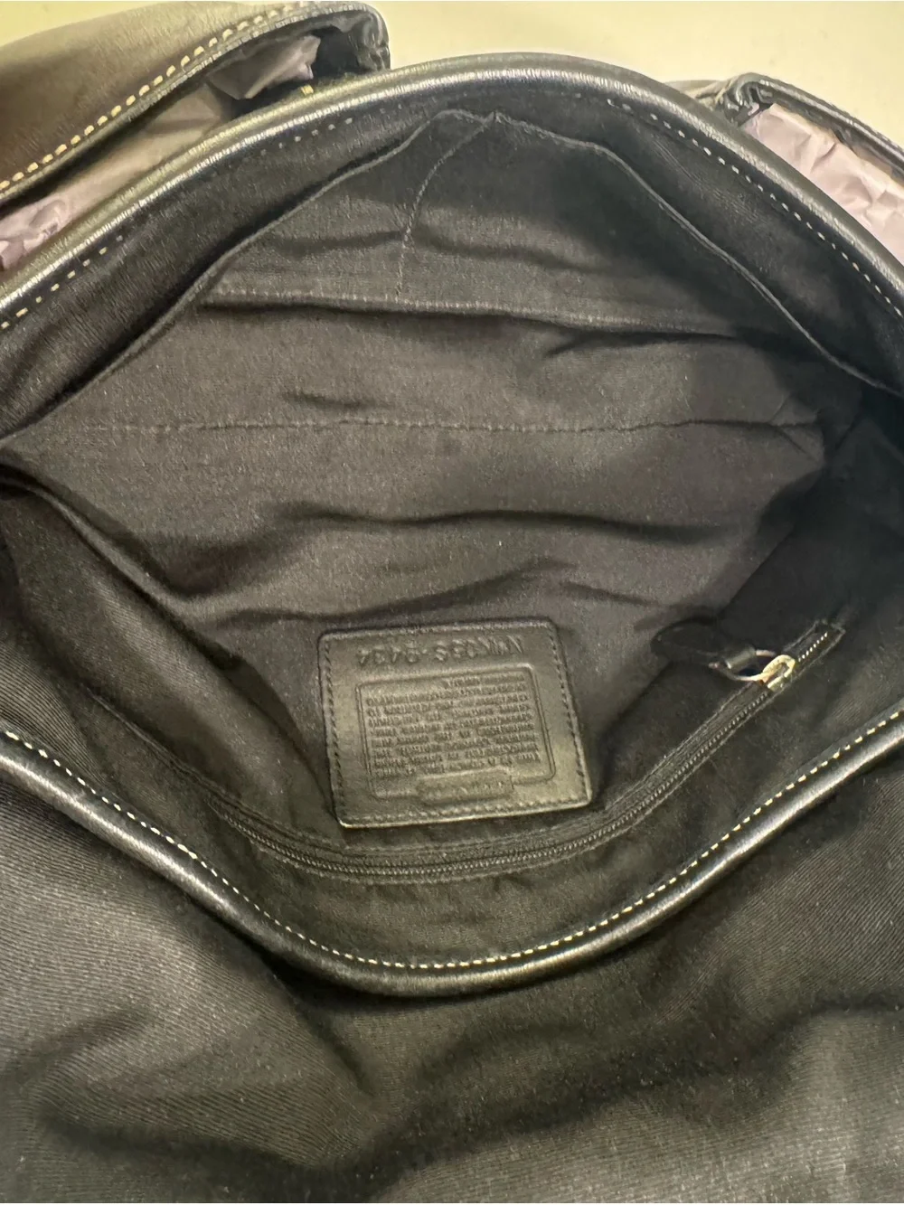 Vintage Coach Black Leather  Bag with Contrast Stitching and Buckle